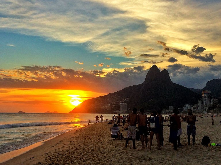 JUMP IN BED IPANEMA 19 - PRAÇA GENERAL OSÓRIO