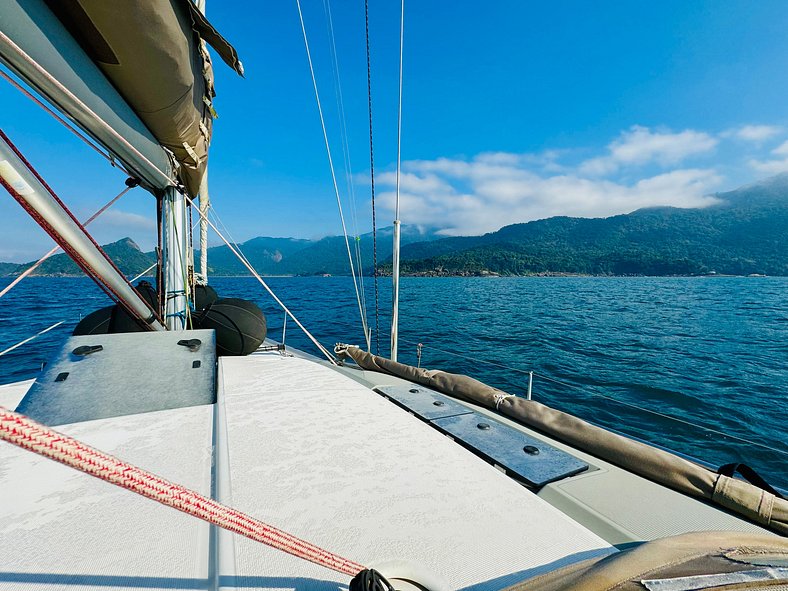 Transoceanic sailboat in Angra do Reis with Captain