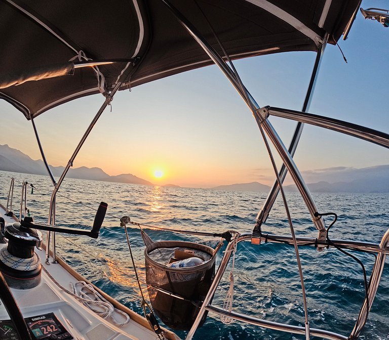 Velero transoceánico en Angra do Reis con Capitán