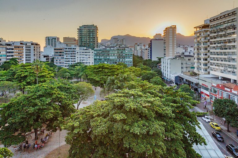 Vista panorâmica, localização perfeita a 200 metros da praia