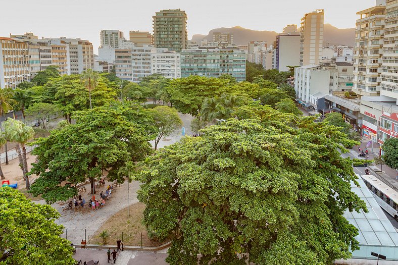 Vista panorâmica, localização perfeita a 200 metros da praia